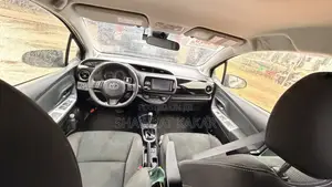 Toyota Vitz 1.3 AWD 3dr 2017 Gray