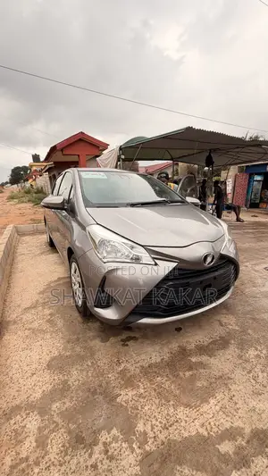 Toyota Vitz 1.3 AWD 3dr 2017 Gray