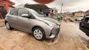 Toyota Vitz 1.3 AWD 3dr 2017 Gray
