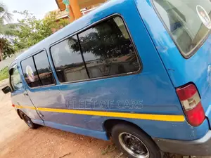 Toyota Grand HiAce 1999 Blue