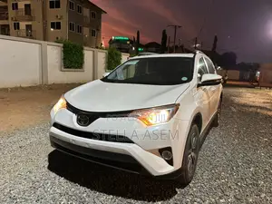 Toyota RAV4 2017 White