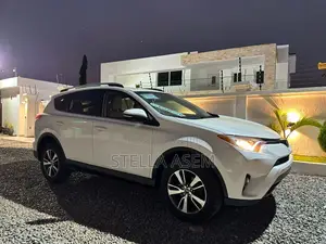 Toyota RAV4 2017 White