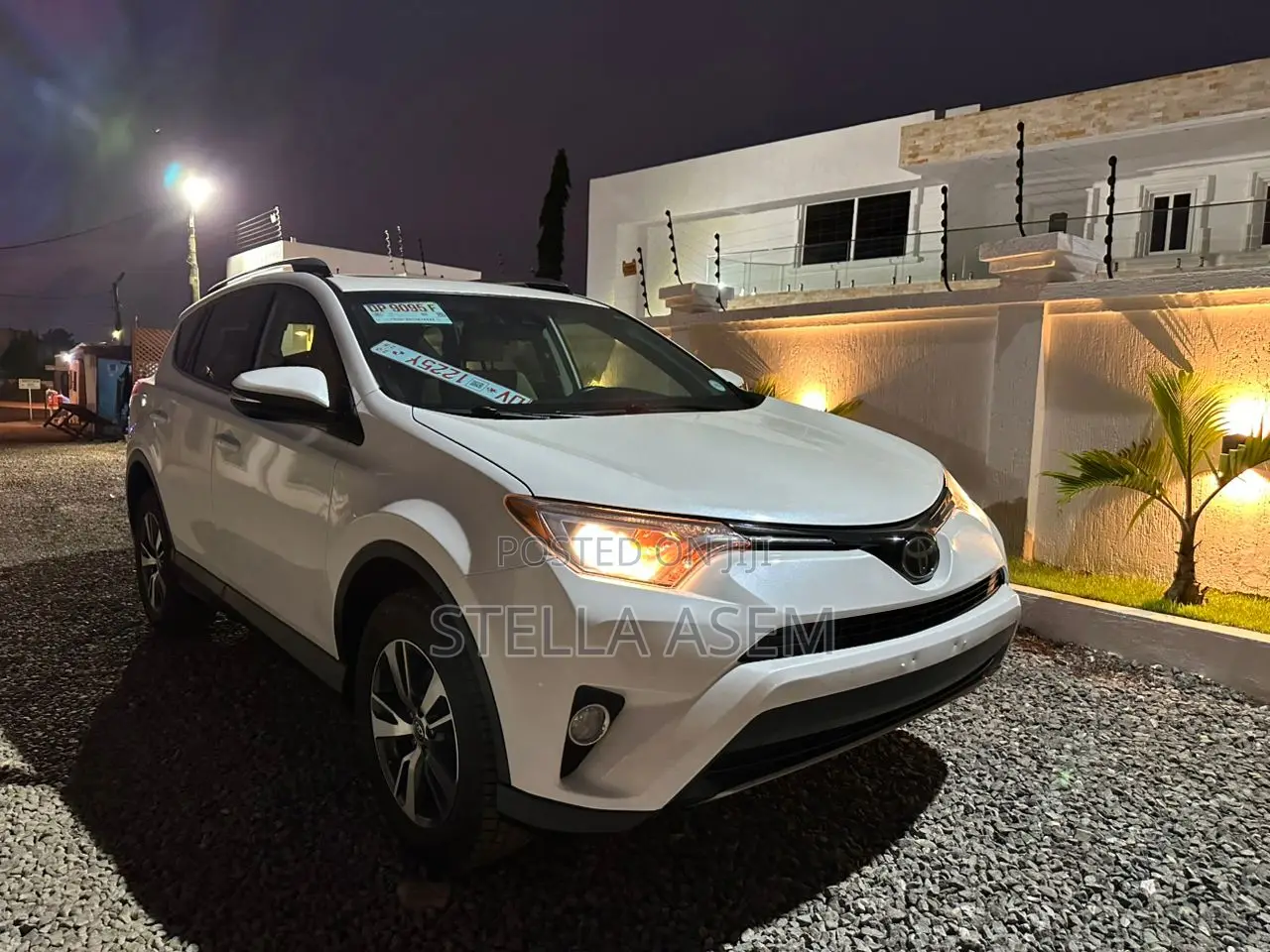 Toyota RAV4 2017 White