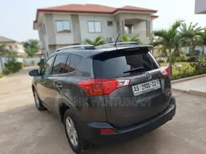 Toyota RAV4 XLE AWD (2.5L 4cyl 6A) 2013 Gray