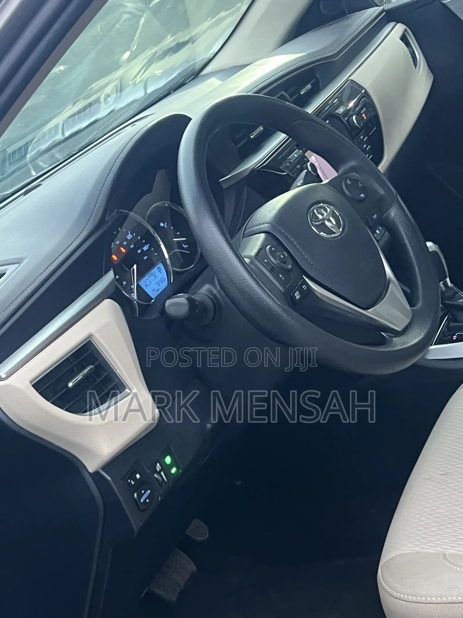 Toyota Corolla 2016 Brown