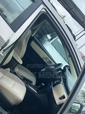 Toyota Corolla 2016 Brown