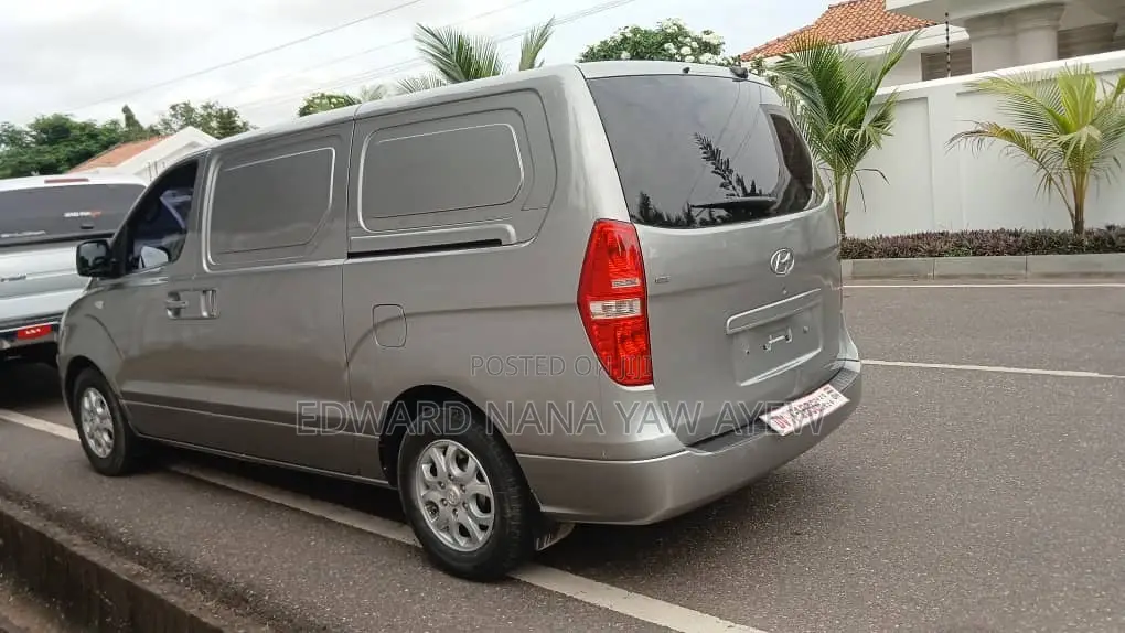 Hyundai Starex 2016 Grey