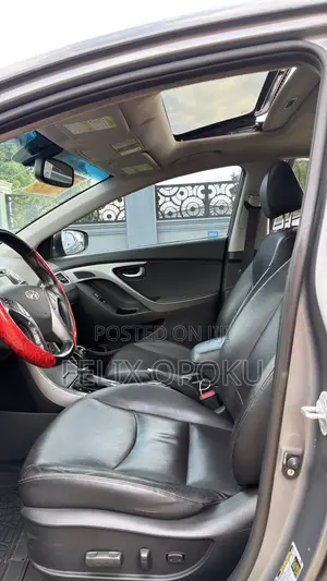 Hyundai Elantra Limited Sedan FWD (1.8L 4cyl 6A) 2016