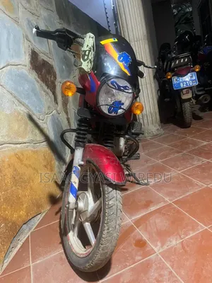 Bajaj Boxer 125 2025 Red