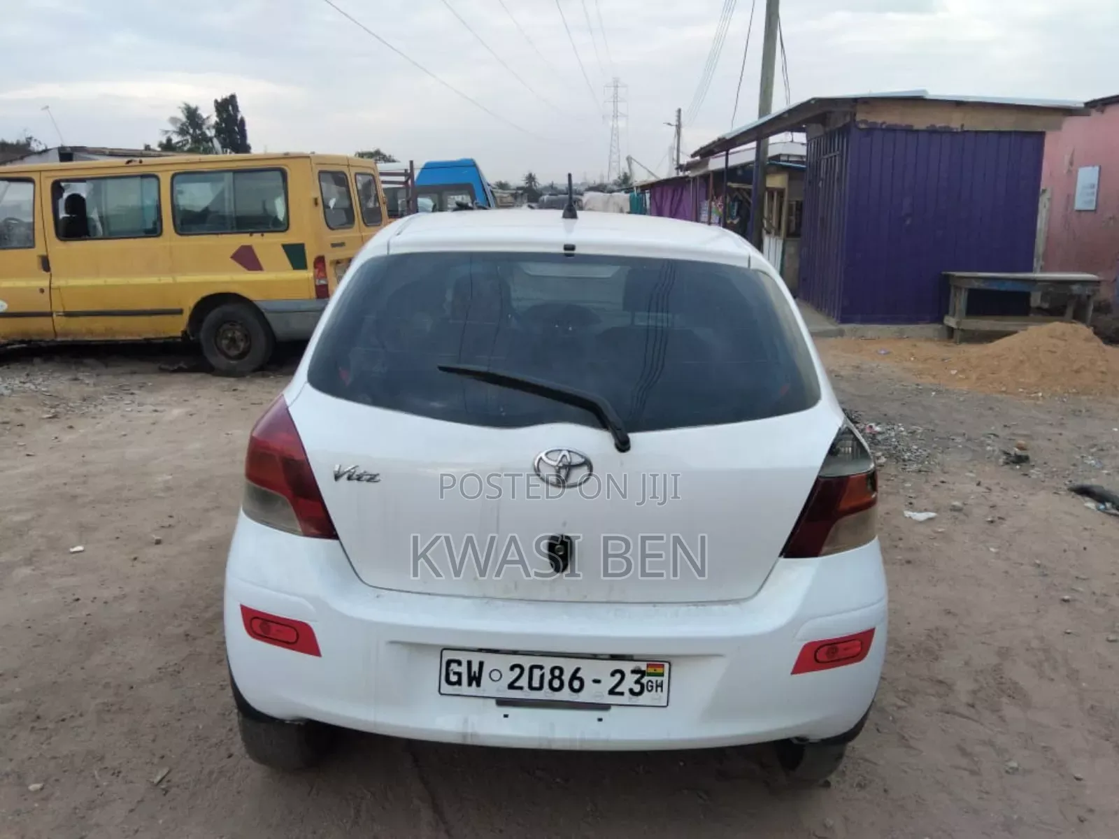 Toyota Vitz 2010 White