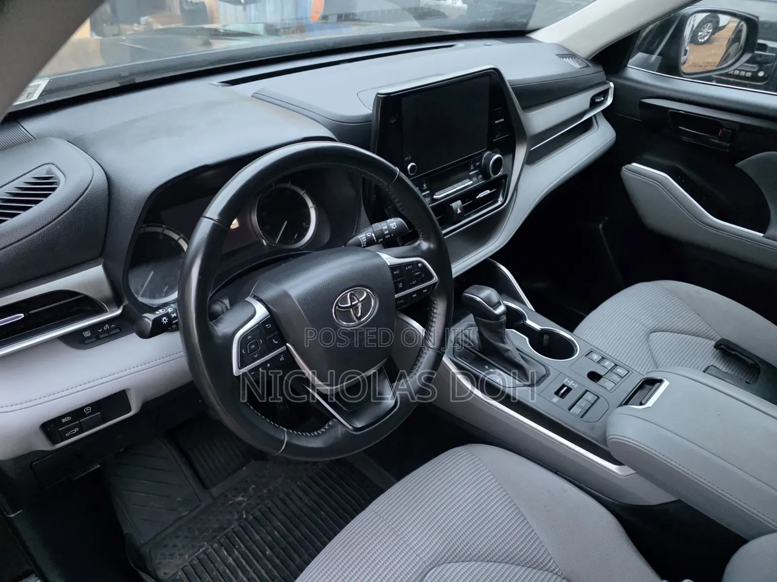 Toyota Highlander LE AWD 2023 Black