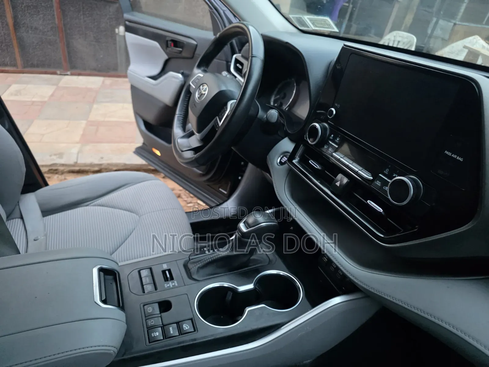 Toyota Highlander LE AWD 2023 Black