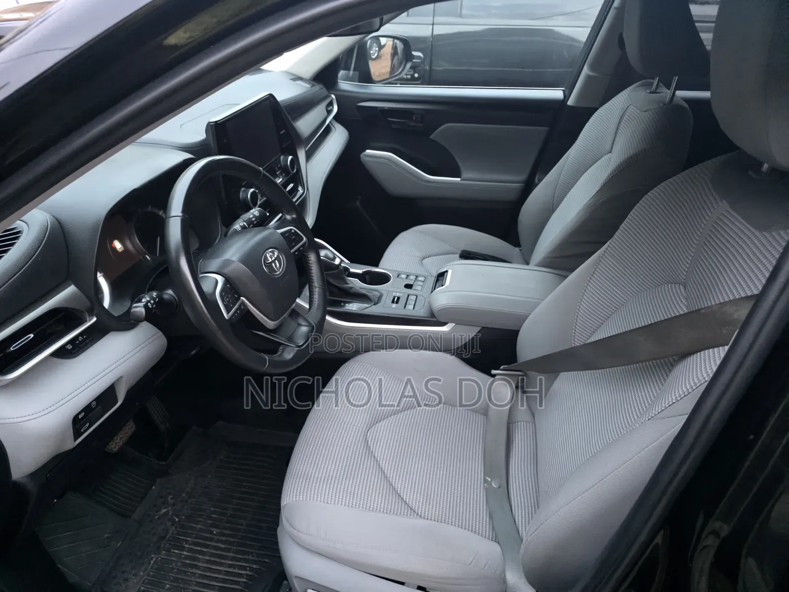 Toyota Highlander LE AWD 2023 Black