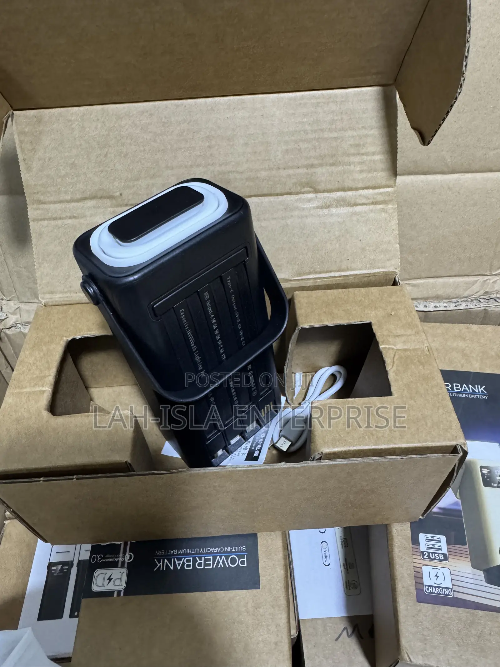 100000mAh Outdoor Power Station 22.5W Fast Charging LED Light