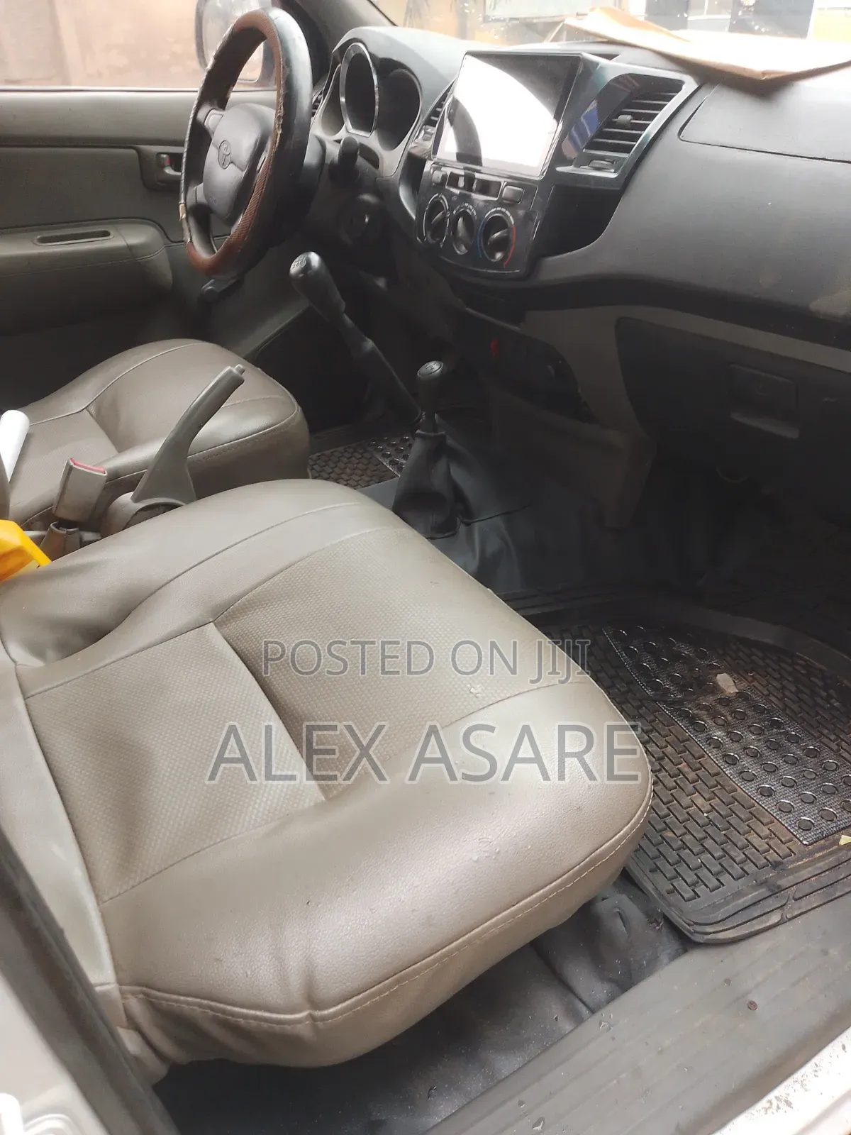 Toyota Hilux 2006 White