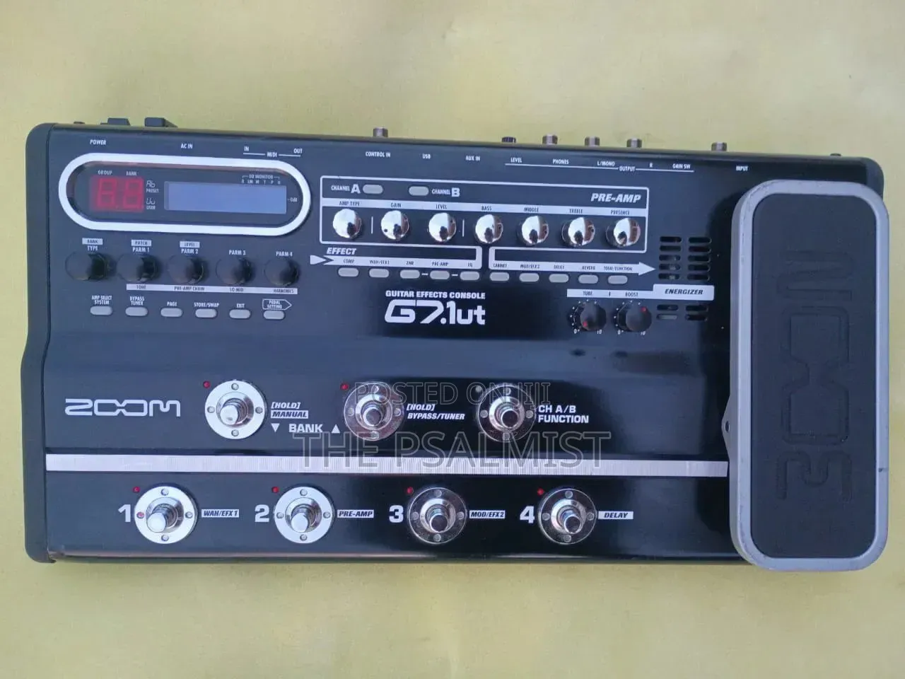 Zoom G7.1ut Guitar Effects Console
