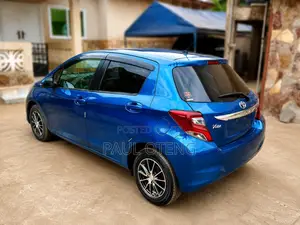 Toyota Vitz 1.3 FWD 5dr 2015 Blue
