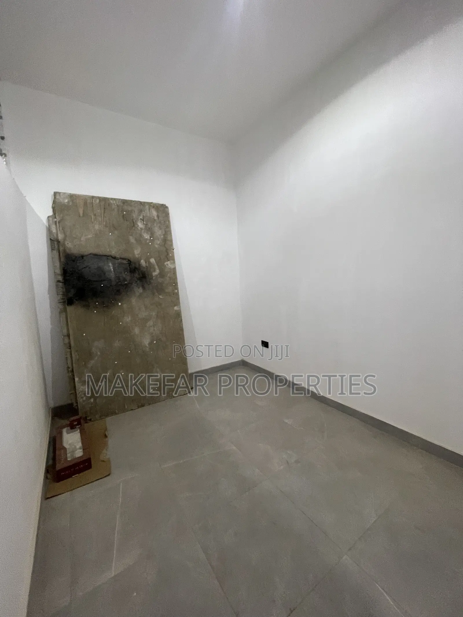 4bdrm House in Ashaley Botwe for sale