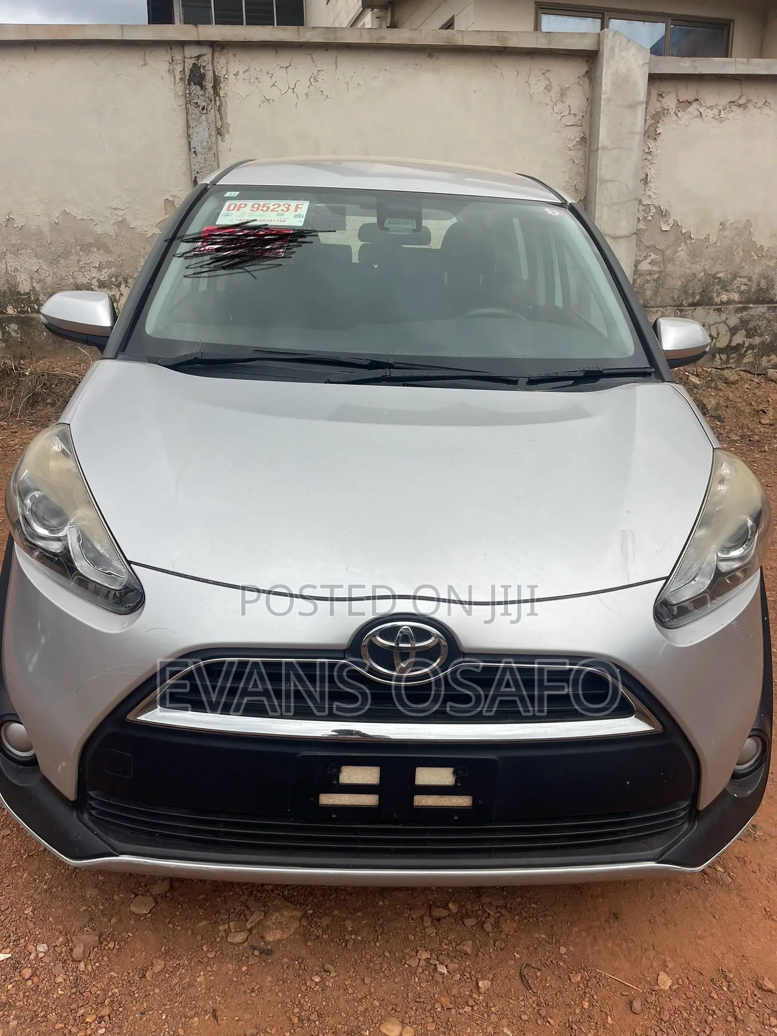 Toyota Sienta 2017 Silver
