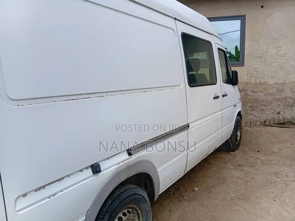 Mercedes-Benz Sprinter 2005 White