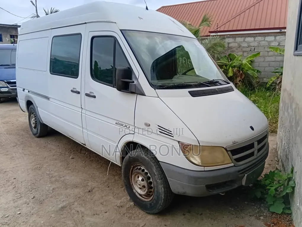 Mercedes-Benz Sprinter 2005 White