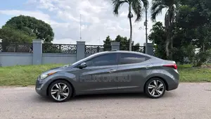 Hyundai Elantra Limited Sedan FWD (1.8L 4cyl 6A) 2016