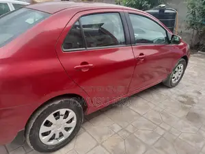 Toyota Yaris 2009 Red