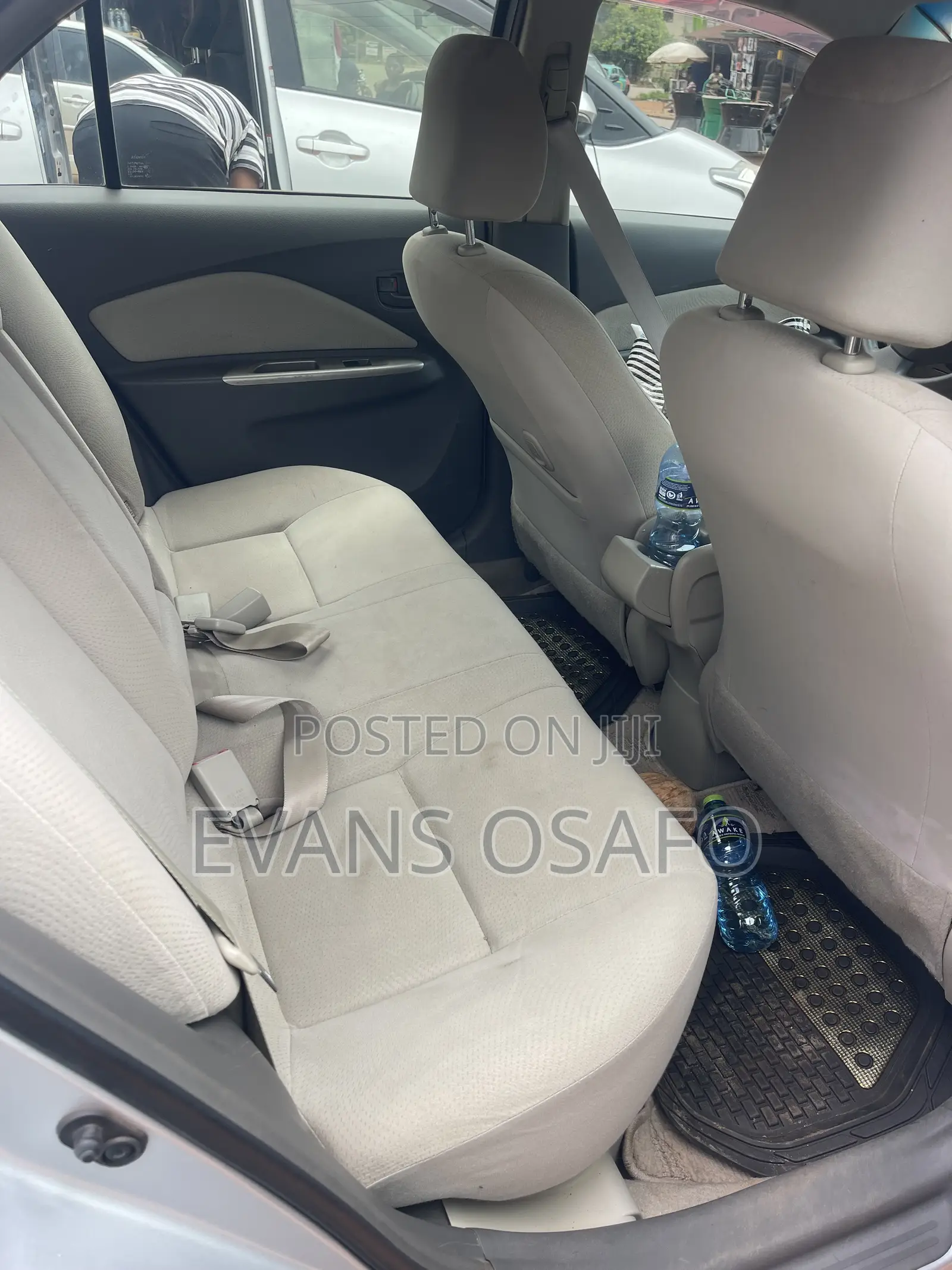 Toyota Belta 2012 Silver