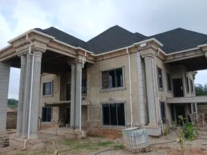 6bdrm House in Kath Estates, Trede, Kumasi Metropolitan for sale