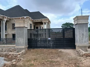 6bdrm House in Kath Estates, Trede, Kumasi Metropolitan for sale