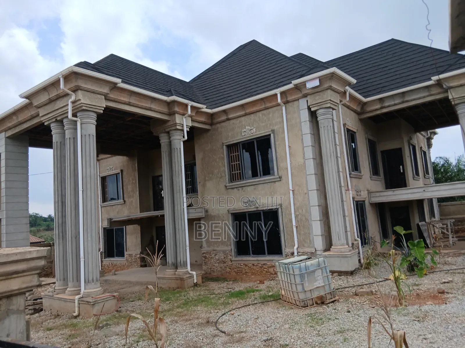 6bdrm House in Kath Estates, Trede, Kumasi Metropolitan for sale