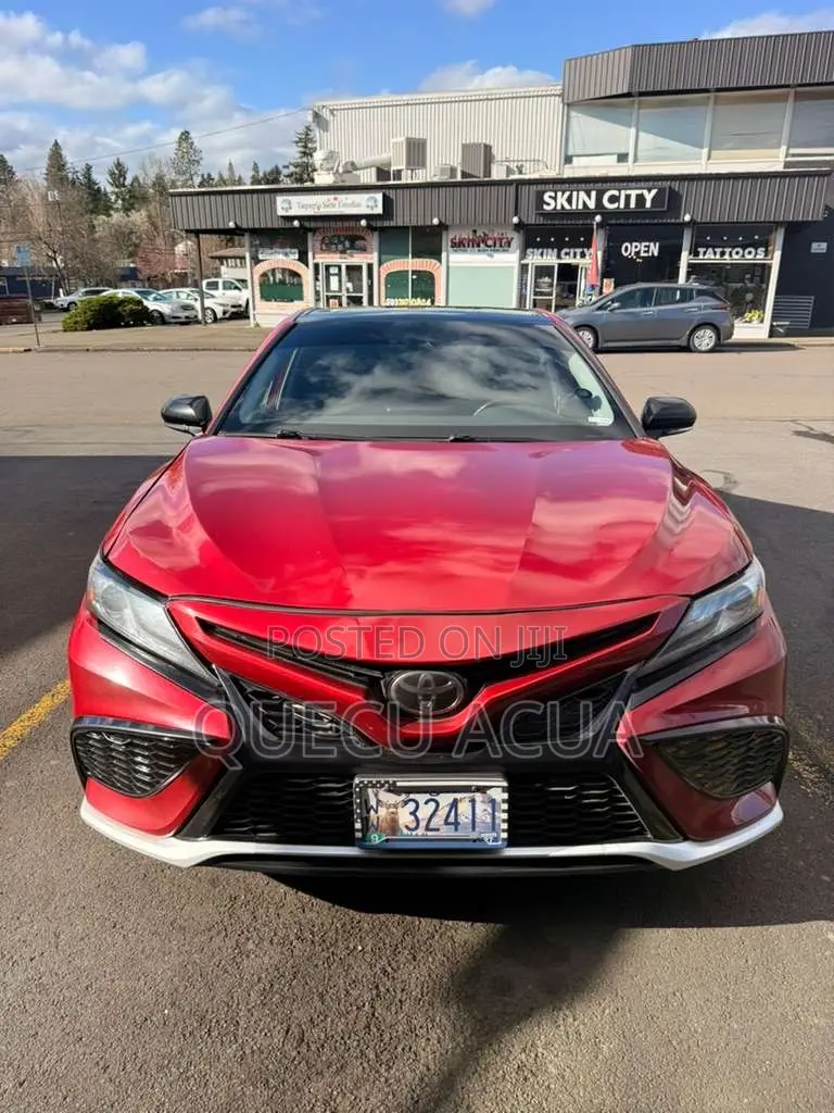Toyota Camry XSE 2021 Burgundy