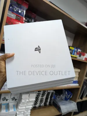 Ps4 Pro With Games 2 Controller