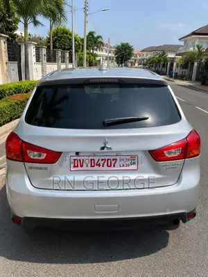 Mitsubishi Outlander SE FWD 2017 Silver