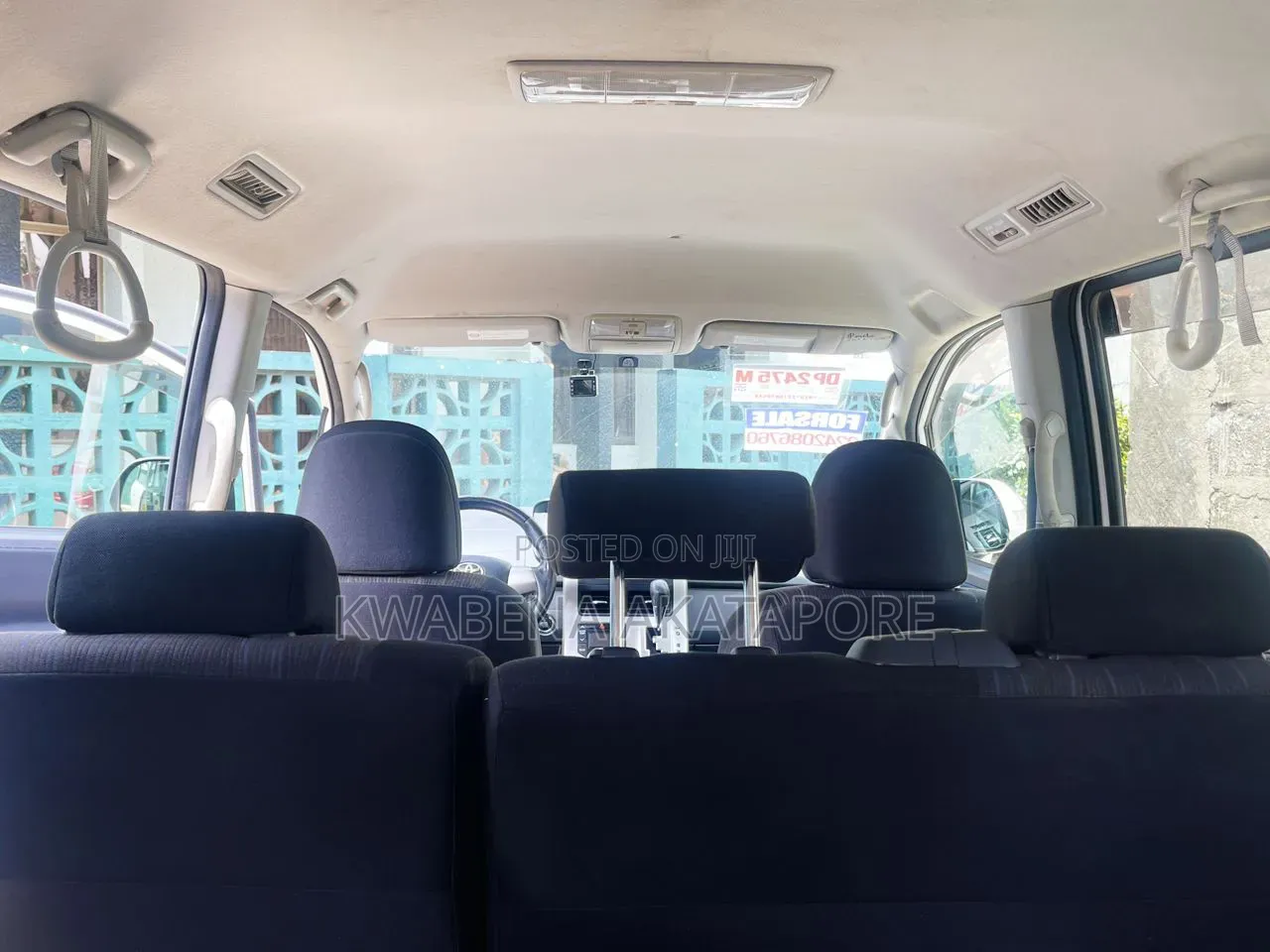 Toyota Voxy X 4WD 8-Seater 2013 Silver