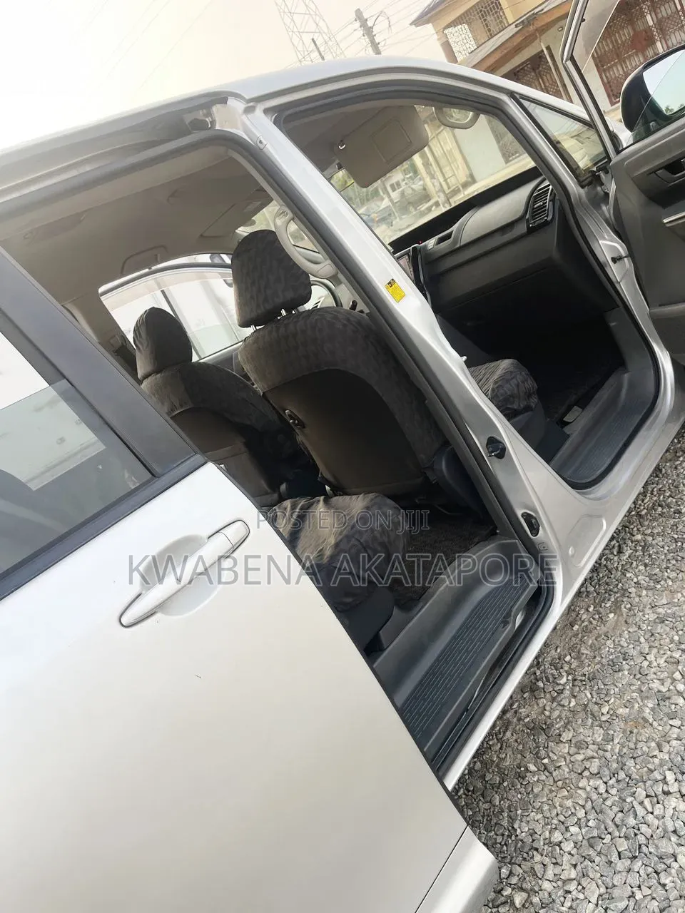 Toyota Voxy X 4WD 8-Seater 2013 Silver