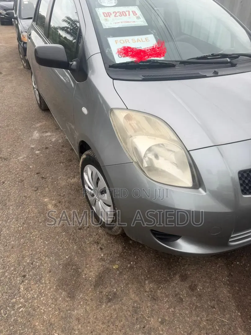 Toyota Yaris 2009 Gray