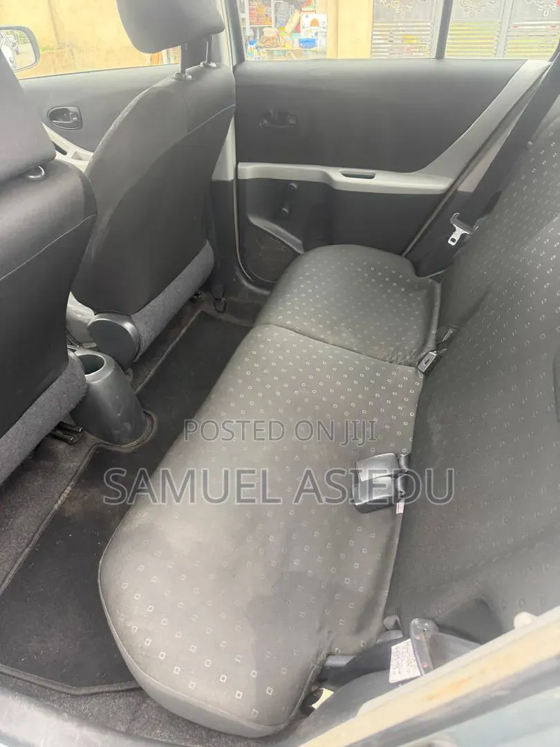 Toyota Yaris 2009 Gray