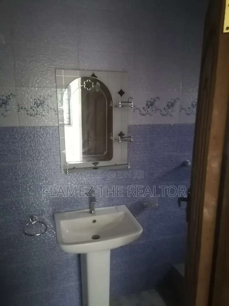 3bdrm House in Ablekuma Canada, Olebu for rent