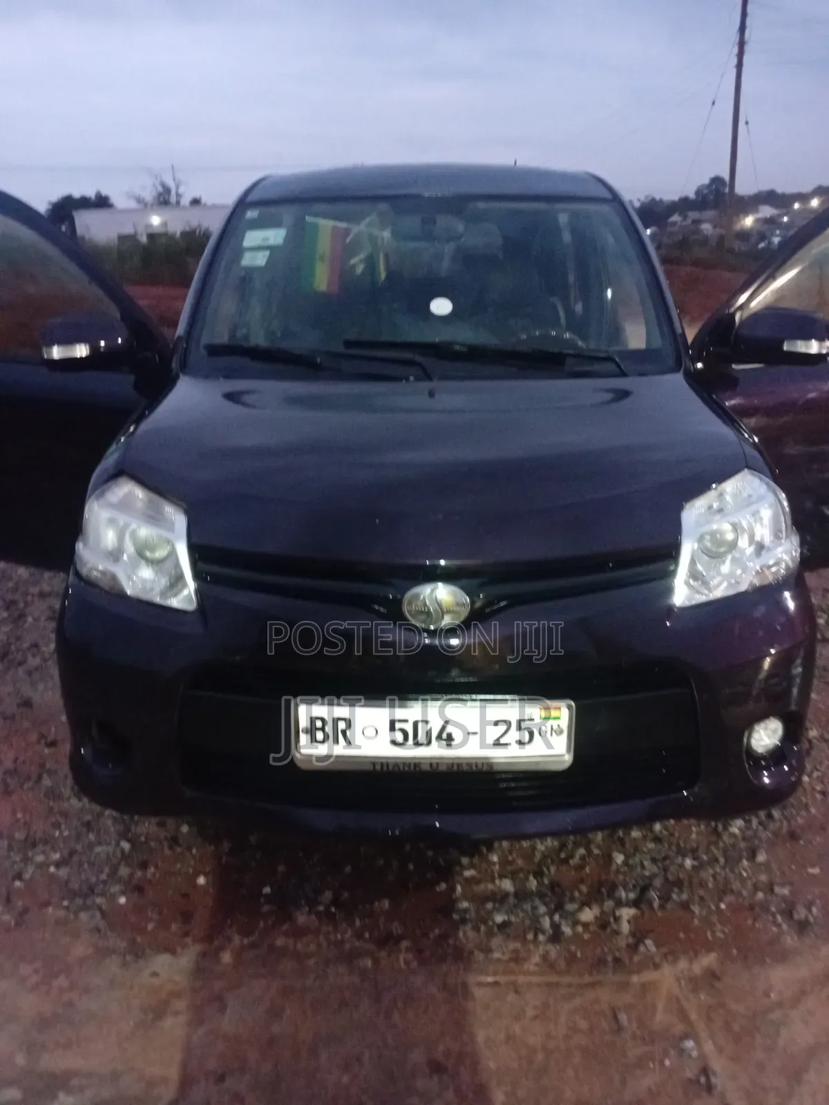 Toyota Sienta 2013 Blue