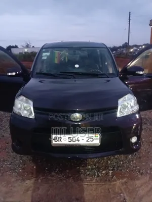 Toyota Sienta 2013 Blue