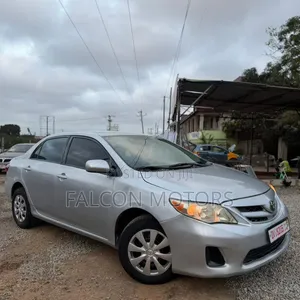 Toyota Corolla 2012 Silver