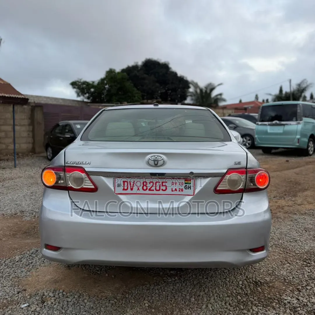 Toyota Corolla 2012 Silver