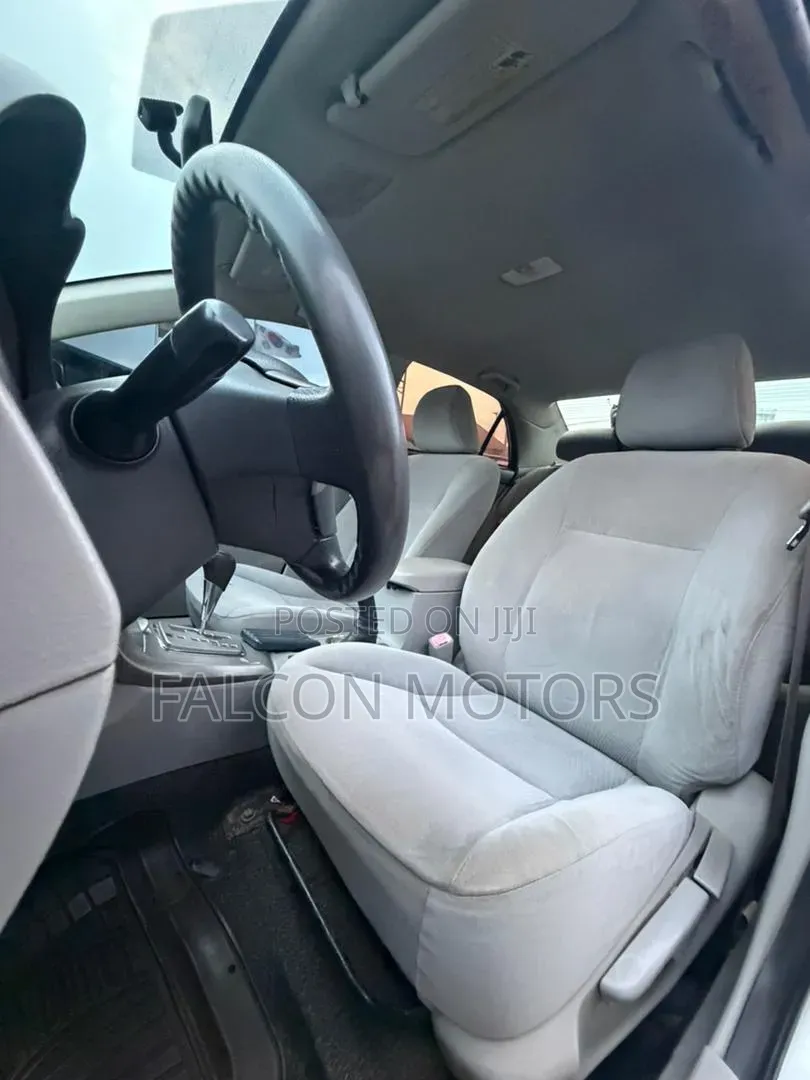Toyota Corolla 2012 Silver