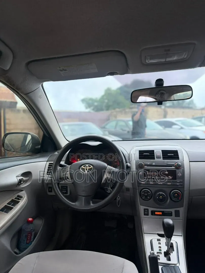 Toyota Corolla 2012 Silver