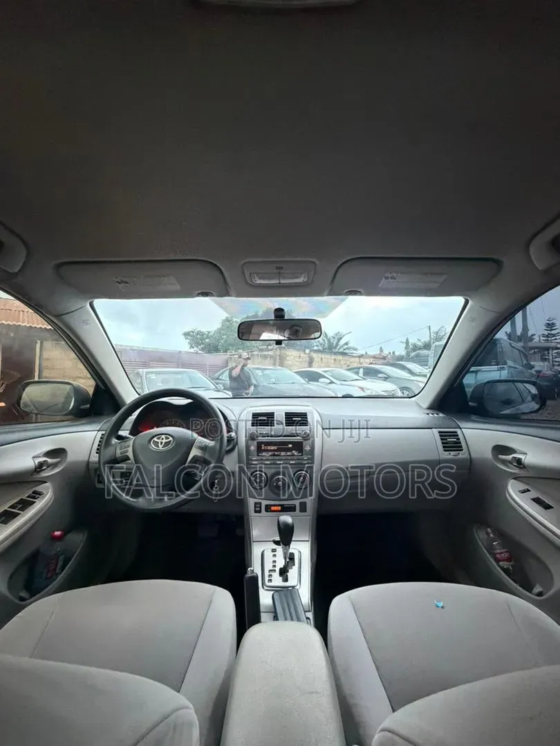 Toyota Corolla 2012 Silver