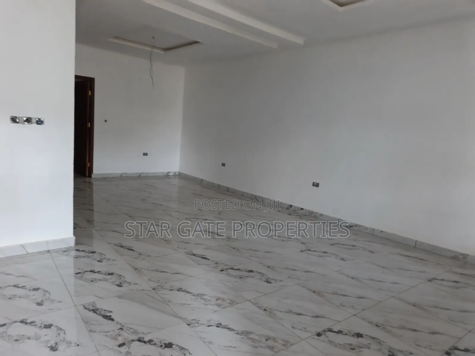 3bdrm Apartment in Ejisu Akyaakrom for rent