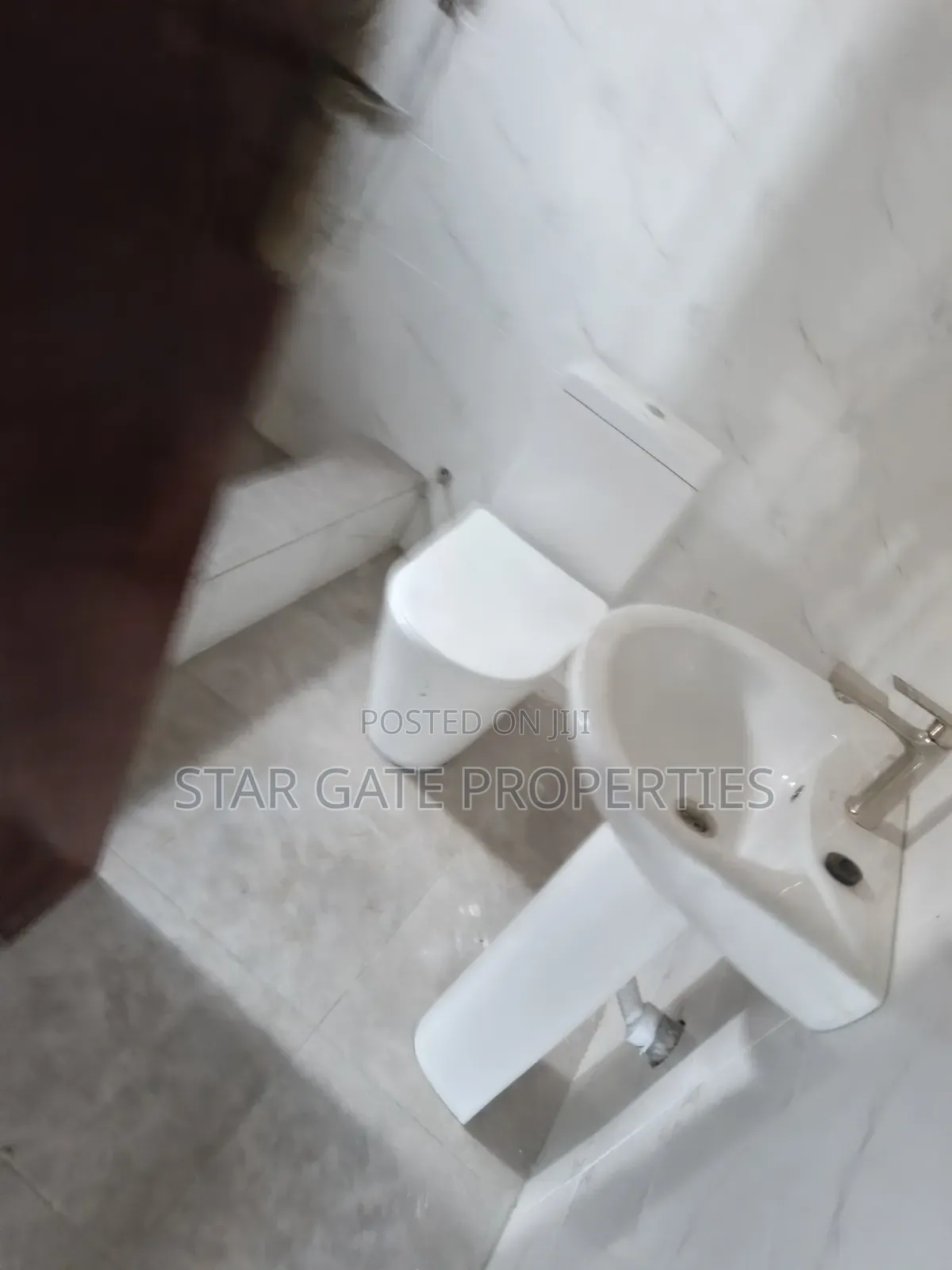 3bdrm Apartment in Ejisu Akyaakrom for rent