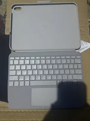 Logitech Combo Touch Magic Keyboard for iPad A16 10 and 11 Generation