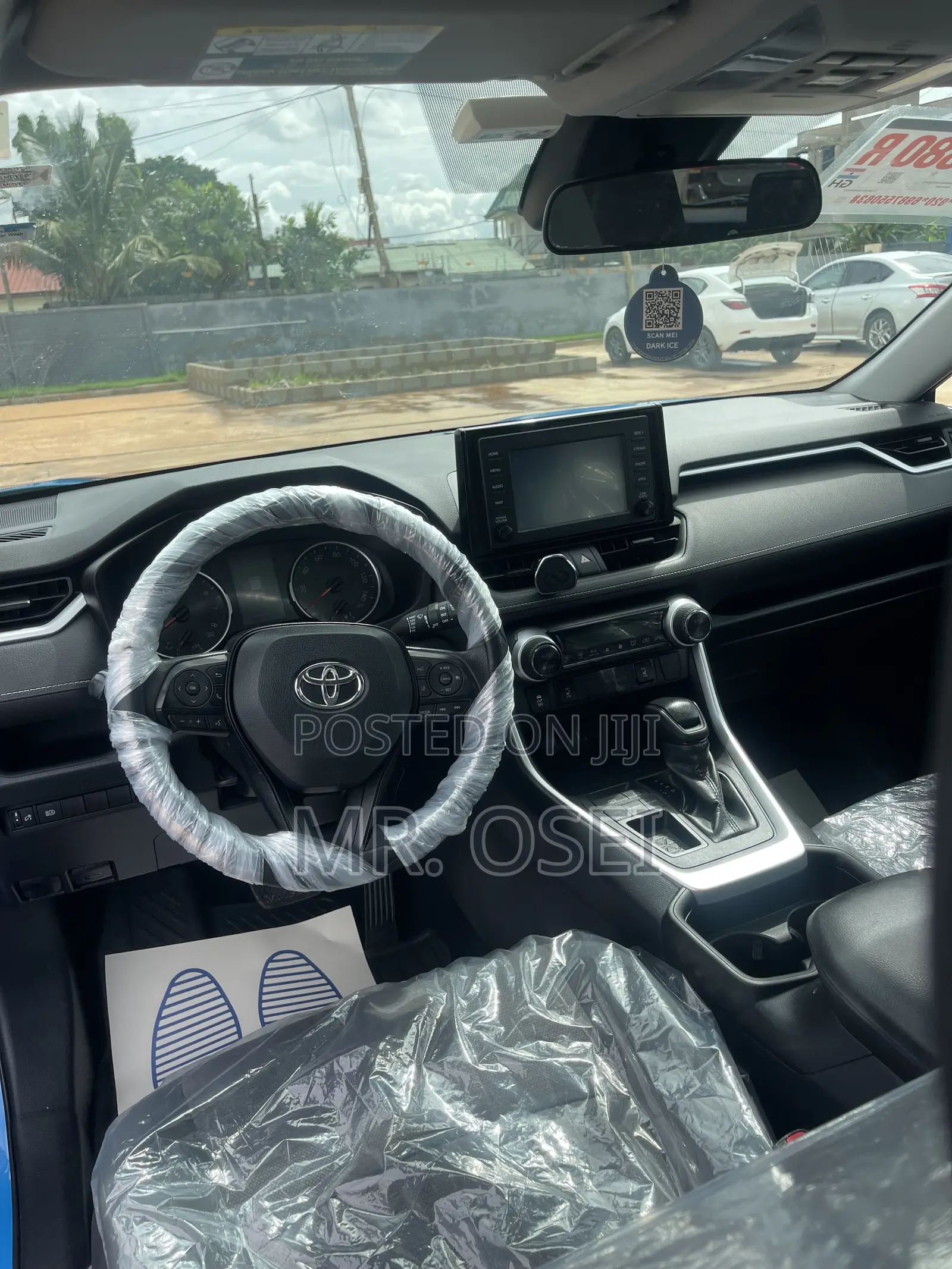 Toyota RAV4 XLE AWD 2019 Blue